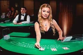 Antarmuka permainan Macau Pools di arena303 dengan tampilan pasar dan hasil undian